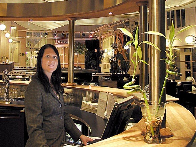 Quality Hotel Vaesteras エクステリア 写真